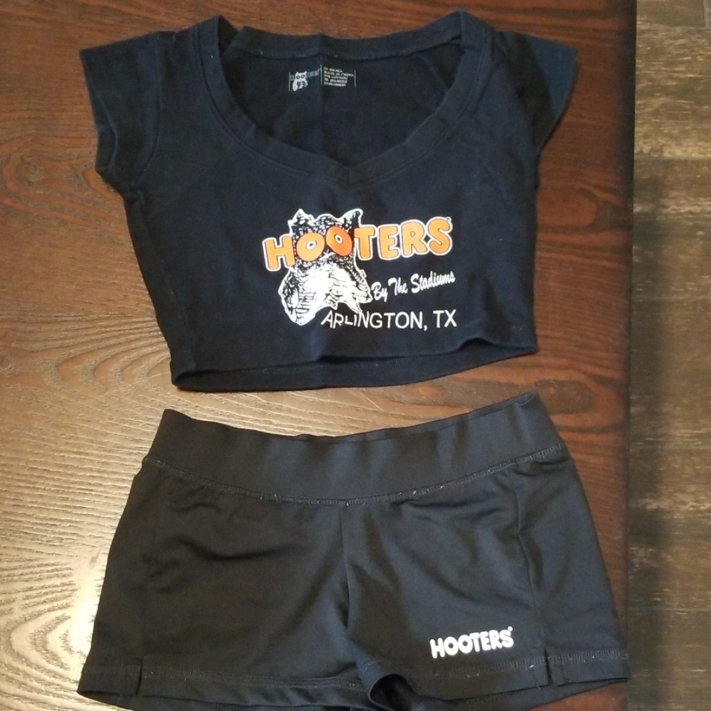 Hooters Black Crop and Shorts